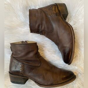 Frye Short Boots 77972 F973 sizes 8B